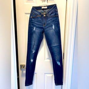 Kancan lightly distressed skinny jeans, never worn, size 1/24